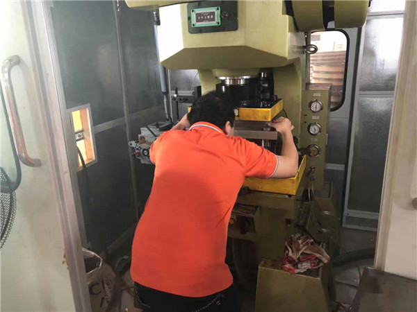 端子連接器生產(chǎn)廠家